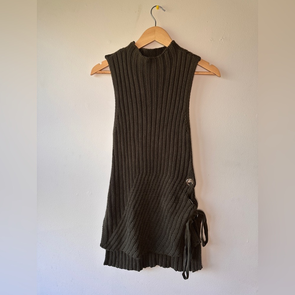 Jennifer Lopez JLO Olive Green Sleeveless Ribbed Knit Tunic Sweater Side Lace Up